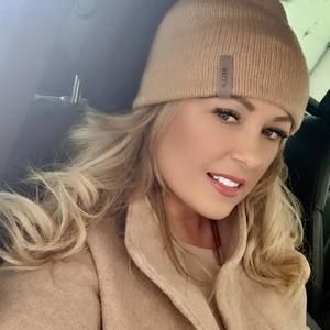 Meet your Posher, Ava